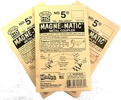 Kadee No 5 - Magne-Matic Coupler.